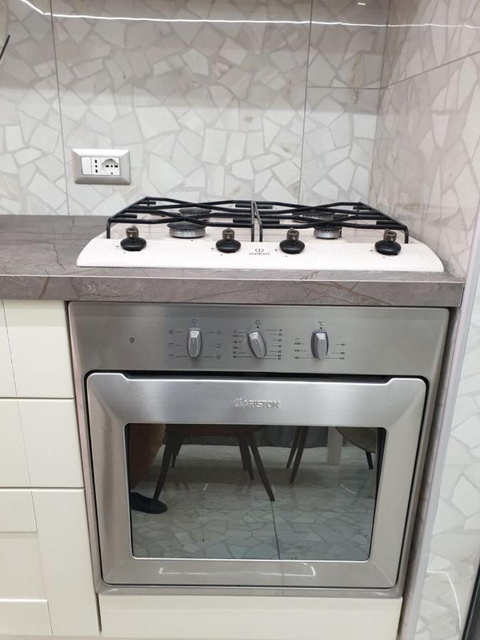 Apartment Lovely Napolitan Basso With Bbq Next To Garibaldi Station