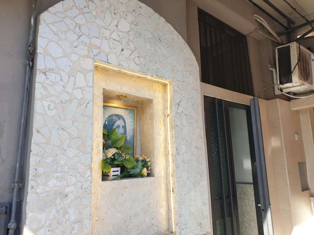 Lovely Napolitan Basso With Bbq Next To Garibaldi Station Apartment